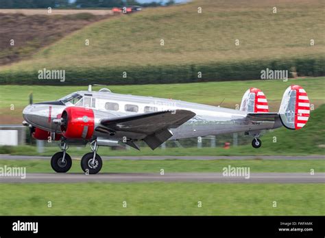 Beech D18s N21fs Twin Engine Vintage Aircraft Stock Photo Alamy