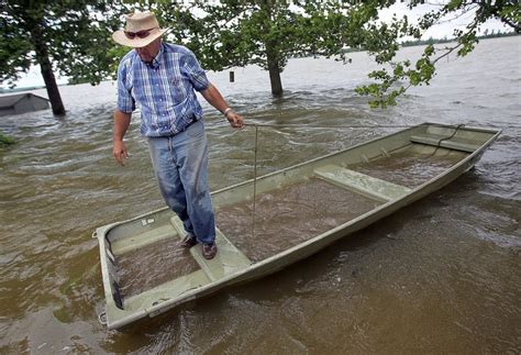 We decided to turn the old jon boat into a nice bass boat with a casting deck! NY NC: Here How to build a homemade jon boat