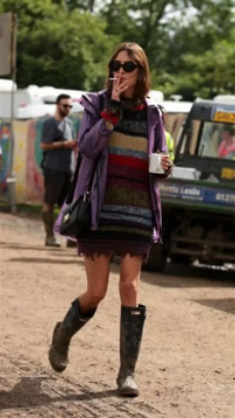 Alexa Chung At Glastonbury Outfits Style Aesthetic Alex Turner Hair