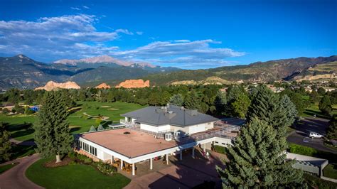 Let the majesty of the mountains be the background to your vows. Accommodations at Garden of the Gods Club and Resort