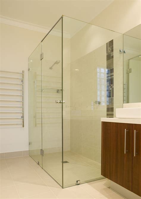 Shower Glass Panel For Contemporary Bathroom Styles