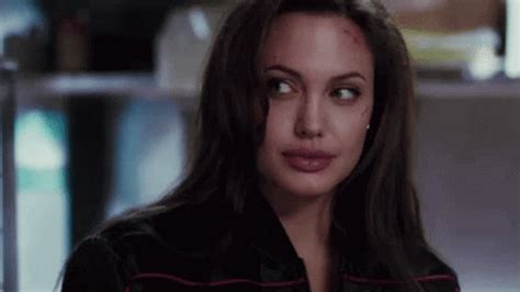 Mr And Mrs Smith Angelina Jolie Gif Mr And Mrs Smith Angelina Jolie Gifs Entdecken Und Teilen