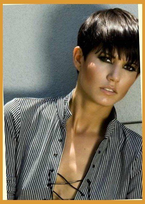 Best celebrity hair changes ever. See the source image | Demi moore short hair, Short hair ...