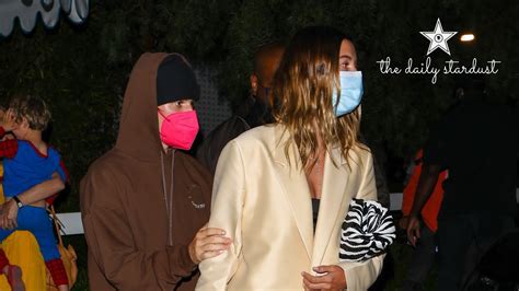 Justin Bieber And Hailey Bieber Leave Dinner As Their Bodyguard Grapples W Paparazzi Who Is Too