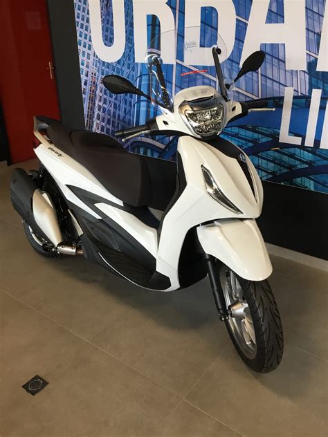 Scooter Piaggio New Beverly 400 Hpe Abs Asr E5 Neuf