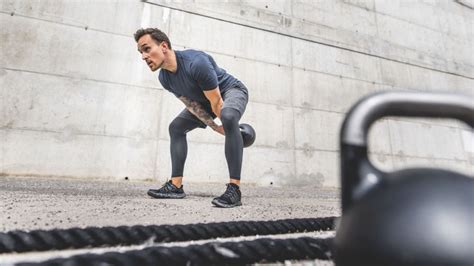 Crossfit Conoce Mucho Más Del Kettlebell Swing O Balanceo Con Pesas