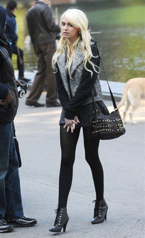 Taylor Momsen On Her Long Legs Gossip Girl Outfits Gossip Girl