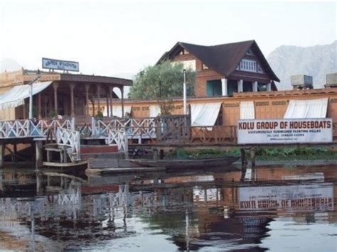 Best Price On Kolu Houseboats In Srinagar Reviews