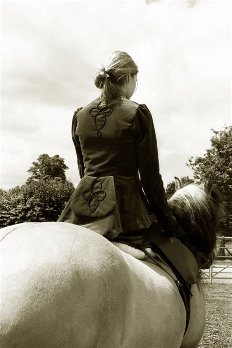 Pin På Side Saddle Habit