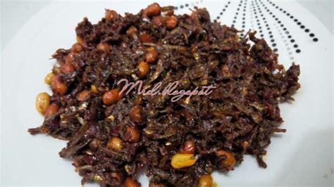 However, the use of belacan is compulsory as well as the fiery dried chilli paste and tamarind. Makmal Informasi: Sambal Ikan Bilis & Kacang Mudah dan Sedap