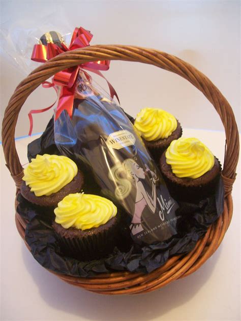 Mothers Day Champagne And Cupcakes T Basket 59 Cupcake T Baskets Champagne Cupcakes