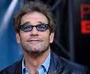 Huey Lewis Biography - Childhood, Life Achievements & Timeline