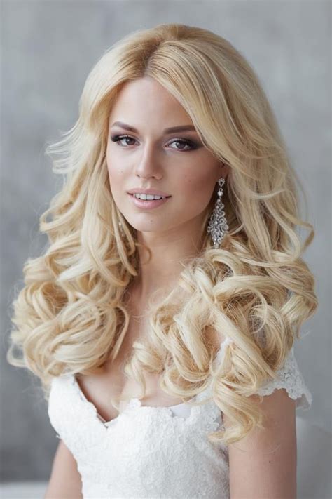 Back Again With Voluminous And Wavy Wedding Hairstyles Elstile Has Created Fabulously Styled
