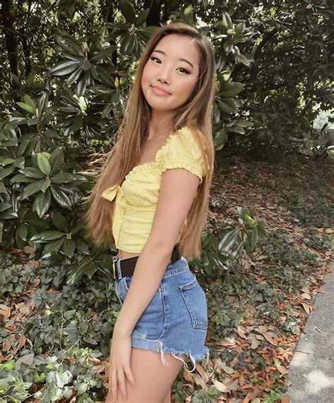 Cute Asian In Short Shorts R Nextdoorasians