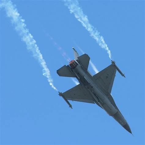 F 16 Fighting Falcon Multirole Jet Fighter Aircraft Fighter Jets