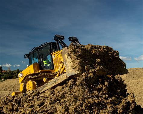 New Fully Mechanical Cat D6 Gc Dozer Delivers Solid All Around