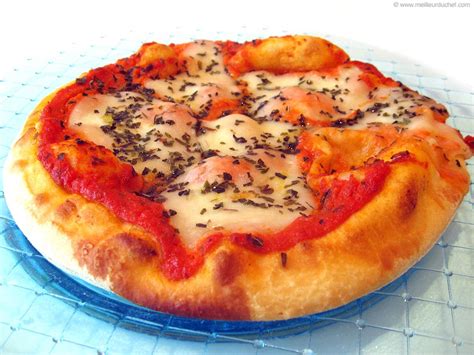 Pizza Margherita Recette De Cuisine Illustr E Meilleurduchef Com