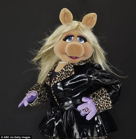 Kermit Starts Dating New Muppet Girlfriend Denise After Ending With