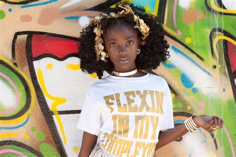 menina de 11 anos cria marca de roupas poderosas depois de sofrer racismo claudia