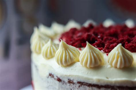 I have never been able to recreate something like it! Hopeless Romantic - Red Velvet Cake with Cream Cheese Frosting