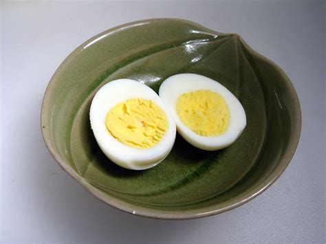 However, if you always end up with cracked eggs and green yolks when you try to make. Perfect Hard Boiled Eggs