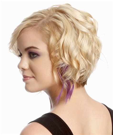 short wavy casual hairstyle light blonde champagne side on view short hair styles