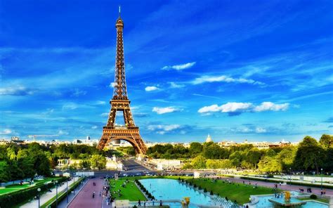 Eiffel Tower On Champ De Mars Greenspace Wallpaper For Widescreen