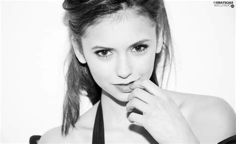 Grayscale Bulgarian Nina Dobrev 1920x1172