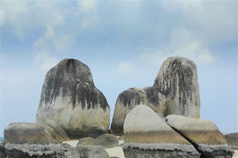 Yuk, pastikan harga batu bata yang kamu incar sesuai dengan anggaran dengan melihat daftar harganya di laman yang satu ini! Gundukan Indahnya Pasir Putih di Pulau Batu Berlayar ...