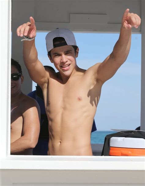 The Stars Come Out To Play Austin Mahone New Shirtless And Barefoot Pics