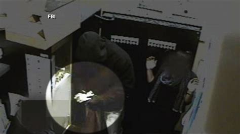 video instant index brazen bank robbery caught on tape abc news