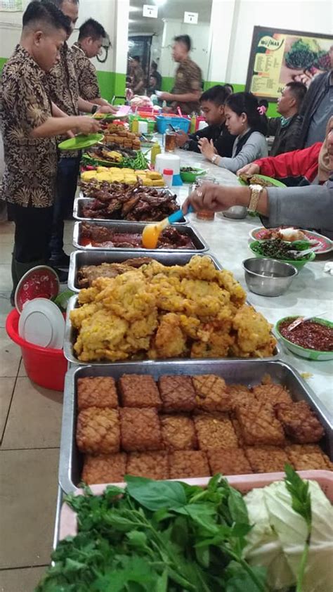Rumah makan khas sunda berkah kota bandung, jawa barat. Rumah Makan Khas Sunda Berkah Kota Bandung, Jawa Barat ...
