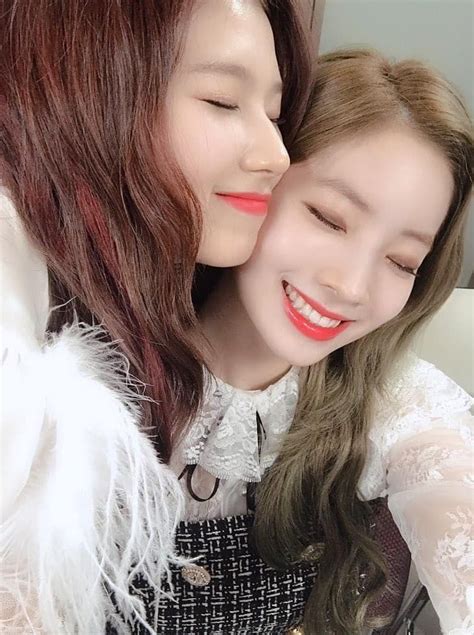 Just 15 Of The Cutest Selfies Twices Sana And Dahyun Have Ever Taken Together Koreaboo