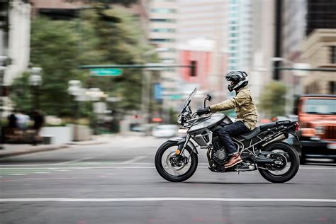Skills to maintain your triumph motorcycle correctly. Motortest: Triumph Tiger 800 XRt | VAB-Magazine