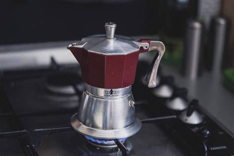 The pot is divided into three chambers: The Ultimate Guide to Brewing Moka Pot Coffee | JavaPresse ...