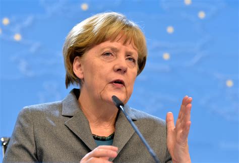 Merkel Stiller Til Valg For Fjerde Gang