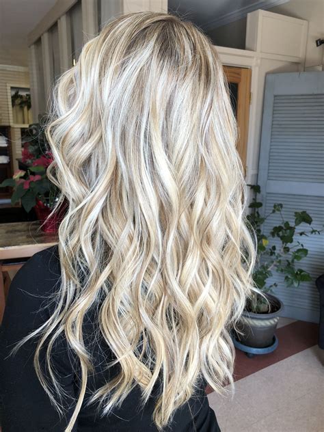 Platinum Blonde Balayage With Root Shadow Long Blonde Hair Beach Waves Hairbykstiemor