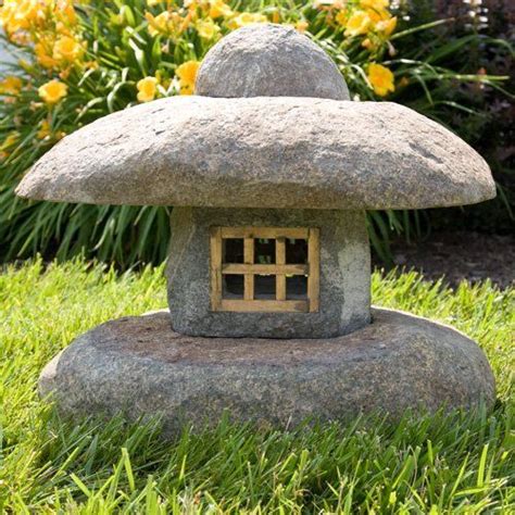 Japanese Style Natural Stone Lantern Set Of Two Home Japanese Stone Lanterns Japanese Garden