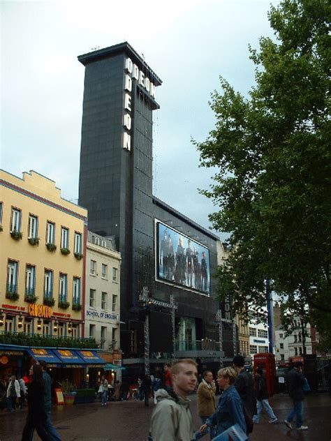 Odeon Cinema Leicester Square © Garyreggae Cc By Sa20 Geograph