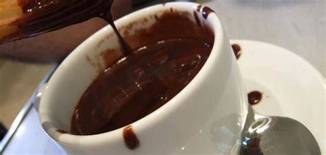 طريقة عمل الشوكولاتة بالكاكاو والحليب كيفية الحصول علي صوص الشيكولاتة