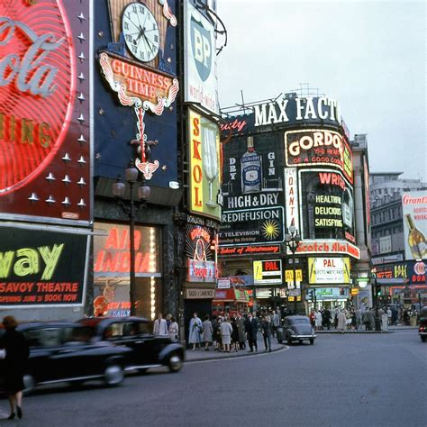 A Sense Of Sex And The Night The History Of Piccadilly Circus Flashbak