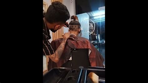 Cewek Potong Rambut Undercut Di Barbershop Undercut Headshave Girls