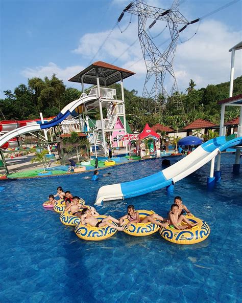 Sebagai penghilang penat dari kegiatan suntuk yang dihadapi. Tiket Dewasa Waterboom Haurgeulis : 10 Spot Foto Di ...