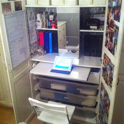 Site not in english but pictures are fairly self explanatory. Ikea Hack- Dressing table inside PAX Wardrobe | Ikea ...