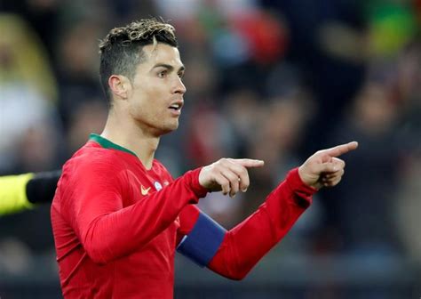 Cristiano Ronaldo Marca Duas Vezes Nos Acréscimos E Dá A Portugal