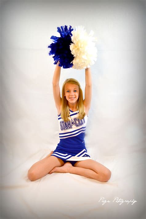 Pin By Shelby Russell On My Style Cheerleading Pictures Cheer Poses Cheer Photography