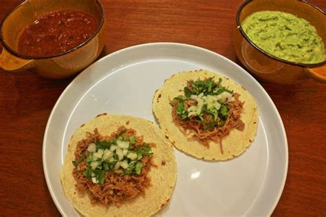 After 1 hour, remove lid from carnitas. Tacos de carnitas de puerco, toda una delicia mexicana