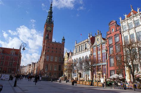 An important cultural seat, it contains schools of medicine, engineering, and fine arts. Gdansk, Poland (With images) | Poland, Travel spot, Gdansk