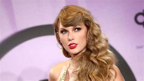Taylor Swift Nose Job Fact Or Fiction