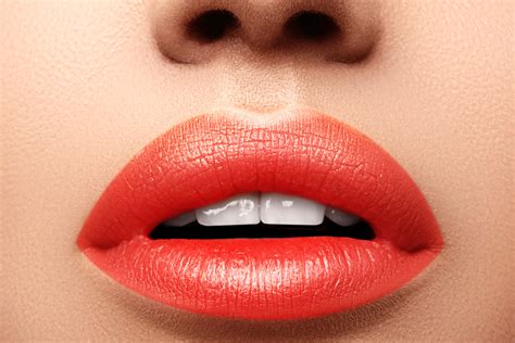 The Sexiest Orange Red Lipsticks For Every Skin Tone Molly Sims